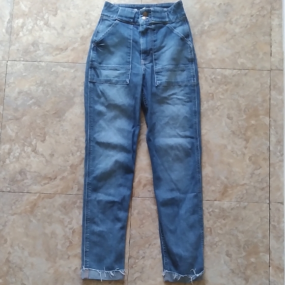 Hollister Denim - Hollister Ultra High-Rise Mom Jeans, size 00R